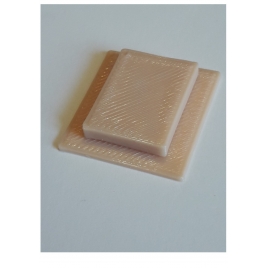 Pierre tombale inspirée de la Tombe de Gainsbourg, échelle ho