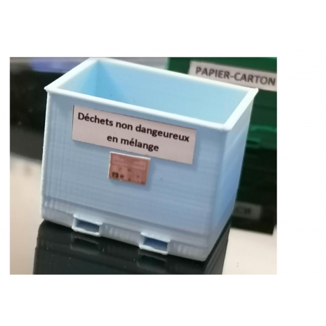 Bac de recyclage pour les déchets dangereux, échelle zéro